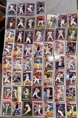 Lot of 130 Various Baseball Cards