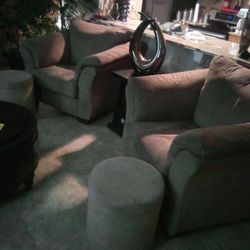 Large Living Room Chairs