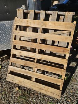 Pallets $5 Each Located in East Hemet