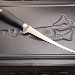 WÜSTHOF CLASSIC SERIES – 7" Thin Fish Fillet