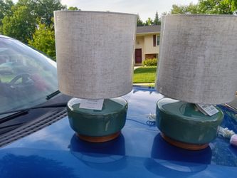 Two table lamps 17 in tall