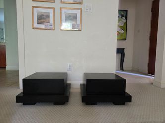 Set of 2 nightstands $70