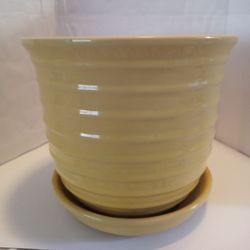 Garden&Home 8.5 Inch Yellow Indoor Ceramic Plant Pot with  Attached Saucer