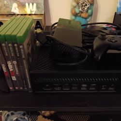 Xbox One With Games And Accessories 