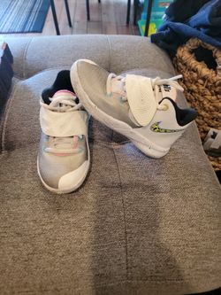 Kyrie Flytrap III TODDLER SHOES