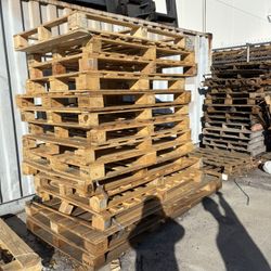 Pallet Different Sizes  $2 Each 