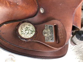 Big Horn 16 saddle seat hardly used. With brand new saddle stand never used.
