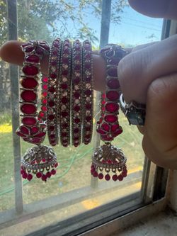 Women’s bangle set