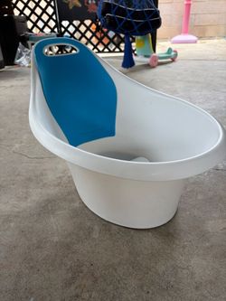 Munchkin® Sit & Soak™ Baby Bath Tub