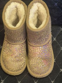 Ugg size 8 toddler boots