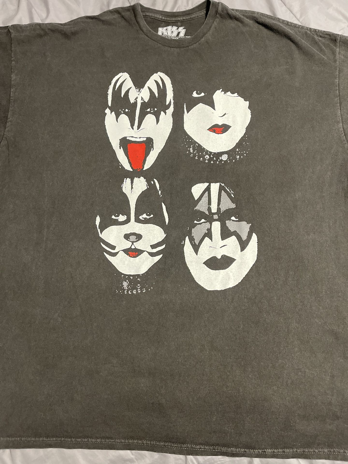 Kiss Graphic Tshirt Vintage look Mens Size Xxl 