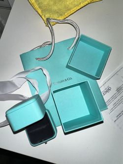 AUTHENTIC Tiffany&Co. Tiffany Engagement Box, Leather Box, and Paper bag - FULL SET
