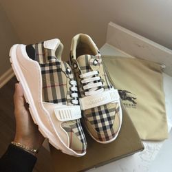 Burberry Shoes 10