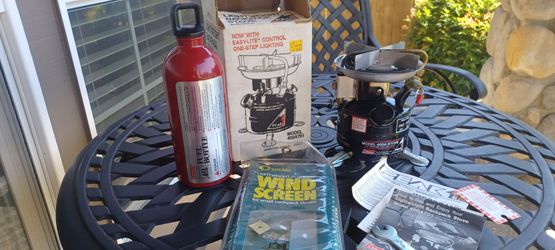 Like new  Vintage Coleman Stove Peak 1 Model 400A Single Burner Lightweight Backpack Stove