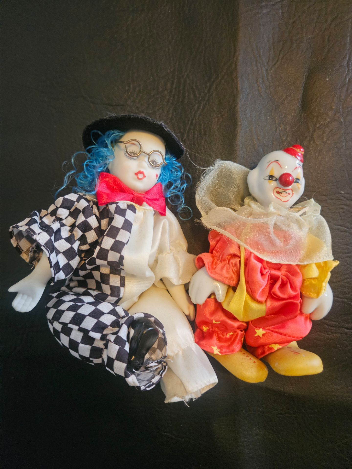 2 clowns