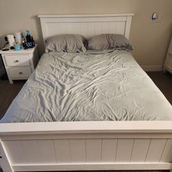 3 Pc Bedroom Set With Full Size Mattress 