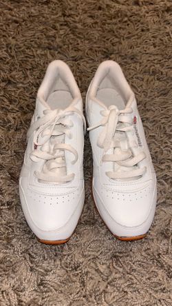 Reebok sneakers 7.5
