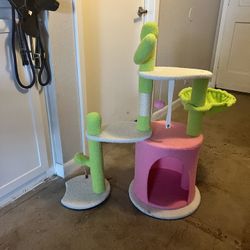 Cat Scratching Post Tower