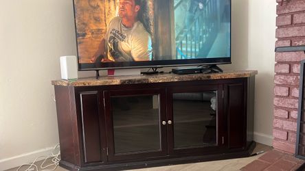 Corner TV stand