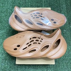 DS Adidas Yeezy Clay Red Foam Runner size 12 