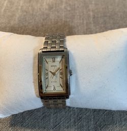 Stainless Steel Guess Women’s Watch (no box) (Location: Lincolnwood)