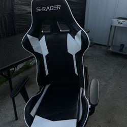 Gaming chair