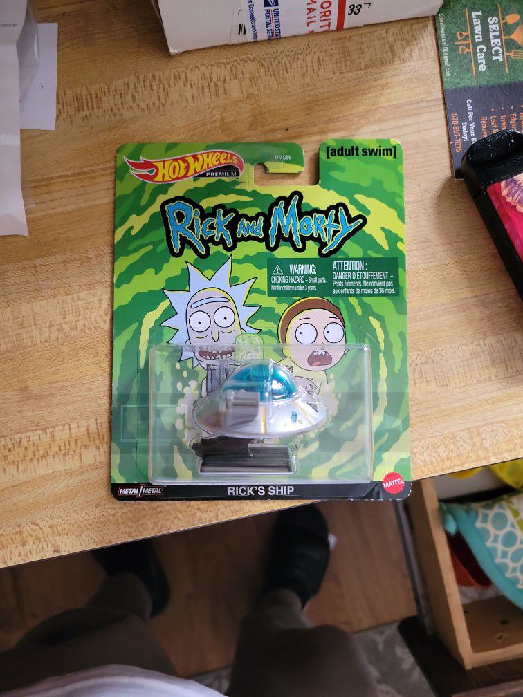 Rare Rick And Morty Offical Hot Wheels Spaceship 