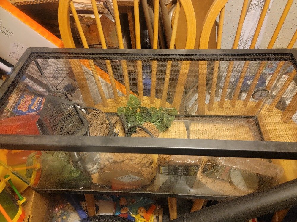 30"x13"x13" Repile Aquarium