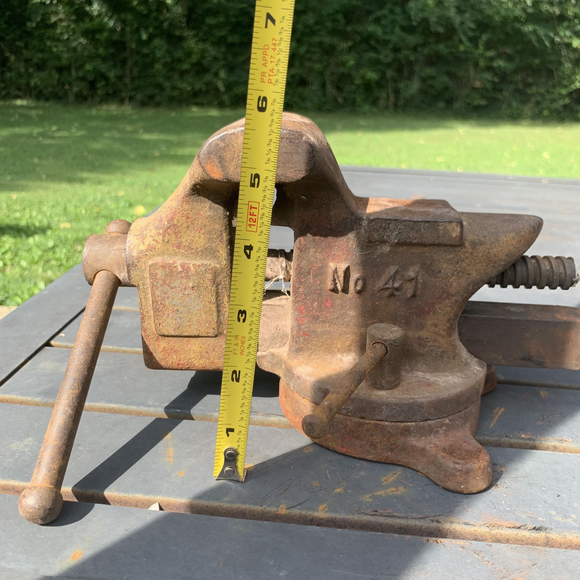 Vintage Bench Vise No 41 w/ small anvil, 3” jaw, Antique Tool for Sale
