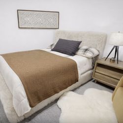 Cream FUR BED 😍😍  FAST DELIVERY AVAILABLE !!