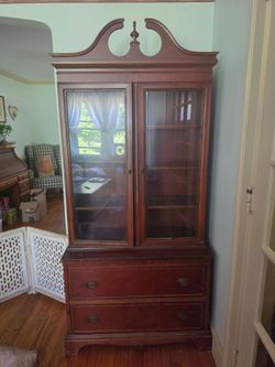 Antique Brickwede Sheraton Style Mahogany Stepback Bookcase Display Cabinet. B/O & Quick PU takes it!