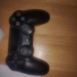 PlayStation 4 Console 