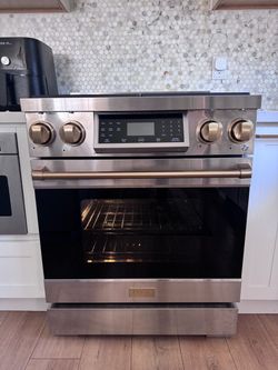Gordon Ramsay by THOR 30” Professional Propane Range – Like New