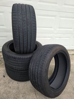 Like New 255/45R19 Pirelli Scorpion MS TO Elect PNCS tesla tires