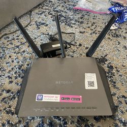 Netgear AC1900 Smart WiFi Router