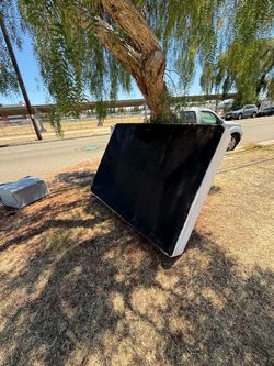 Free queen size boxspring