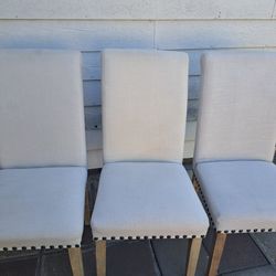 3 dining Room Chairs 