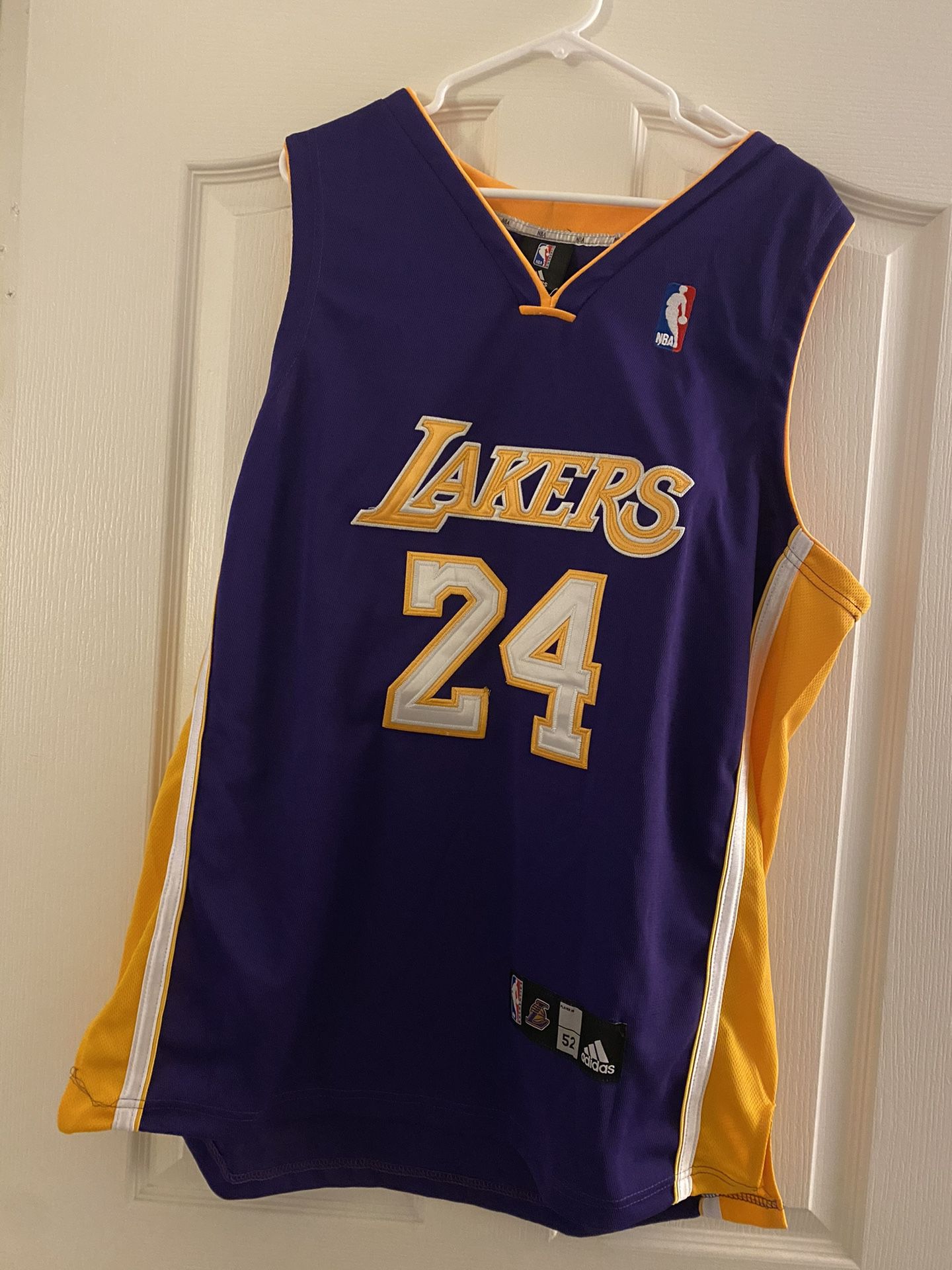 Elendig flugt Borgerskab Genuine NBA Kobe Bryant embroidered jersey 24 Adidas size 52 original for  Sale in Santa Monica, CA - OfferUp