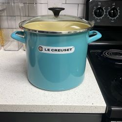 BRAND NEW NEVER USED Le Creuset Stockpot - MUST SELL ASAP