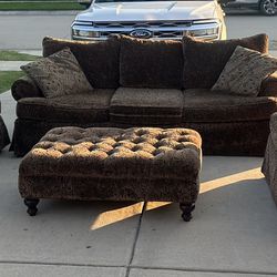Livingroom Set : Sofa, Loveseat, Chair And Ottoman 