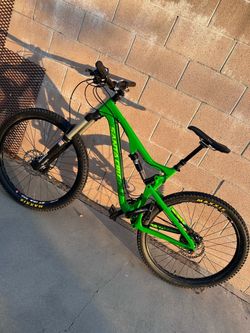 Santa Cruz Full Suspension Mountain Bike