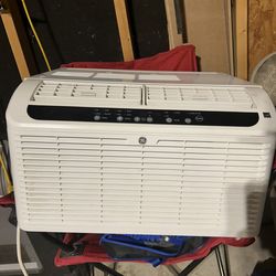 This is a General Electric (GE) AHD08LZ window air conditioner.