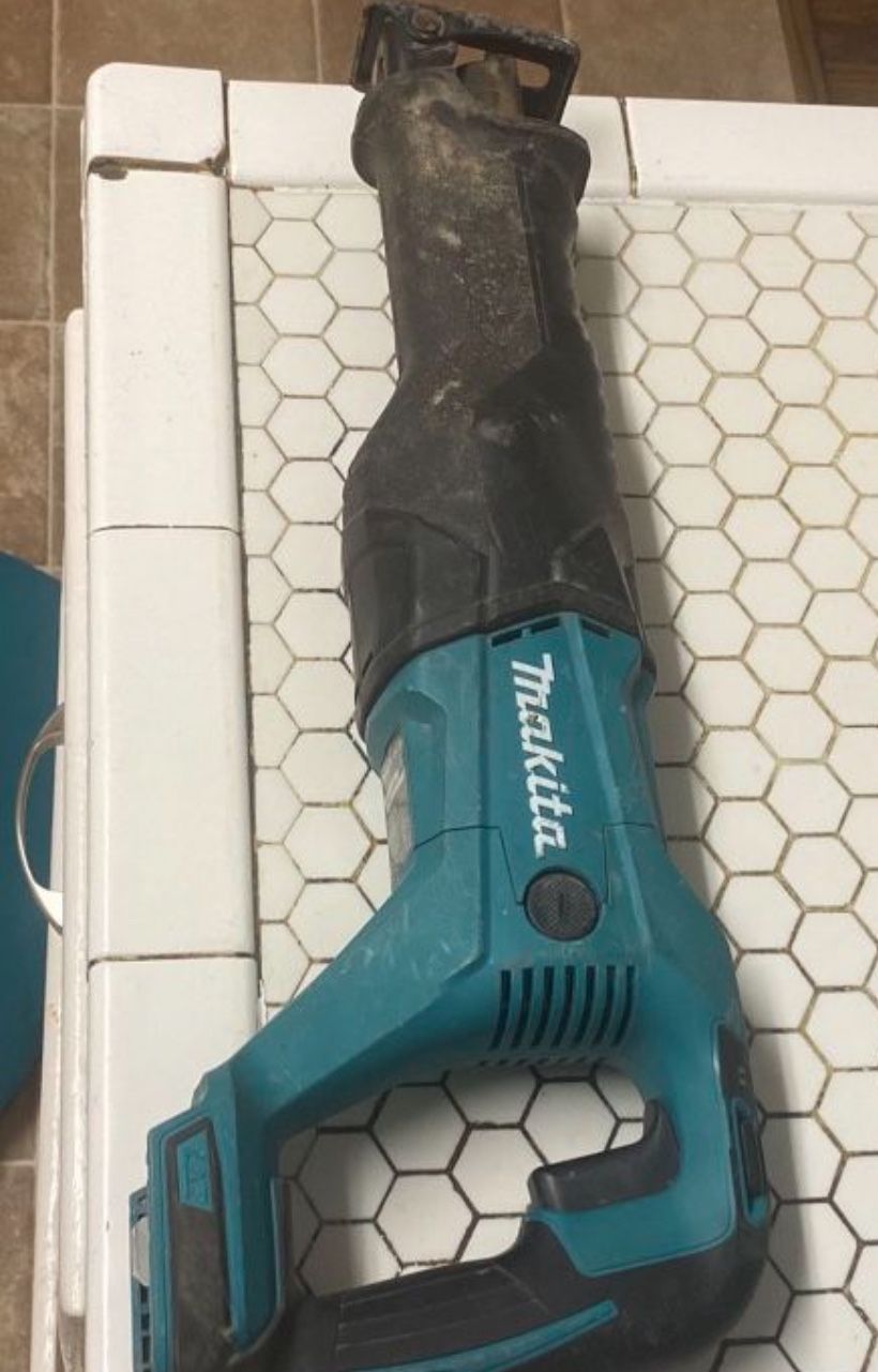 Makita Handsaw 18v 
