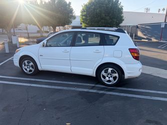 2005 Pontiac Vibe Hatchback – White