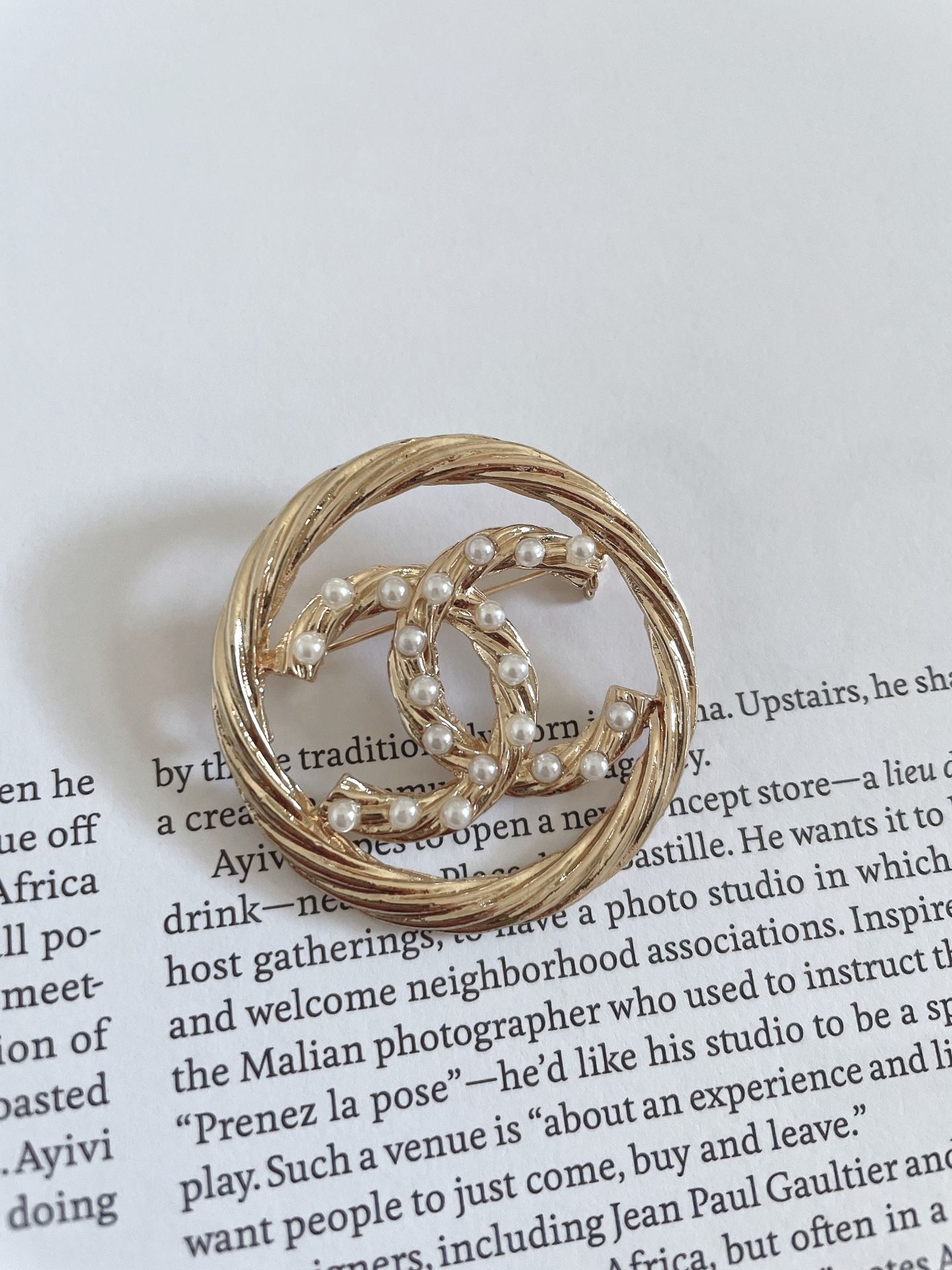 fashion brooch