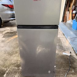 Hisense Mini Refrigerator Freezer