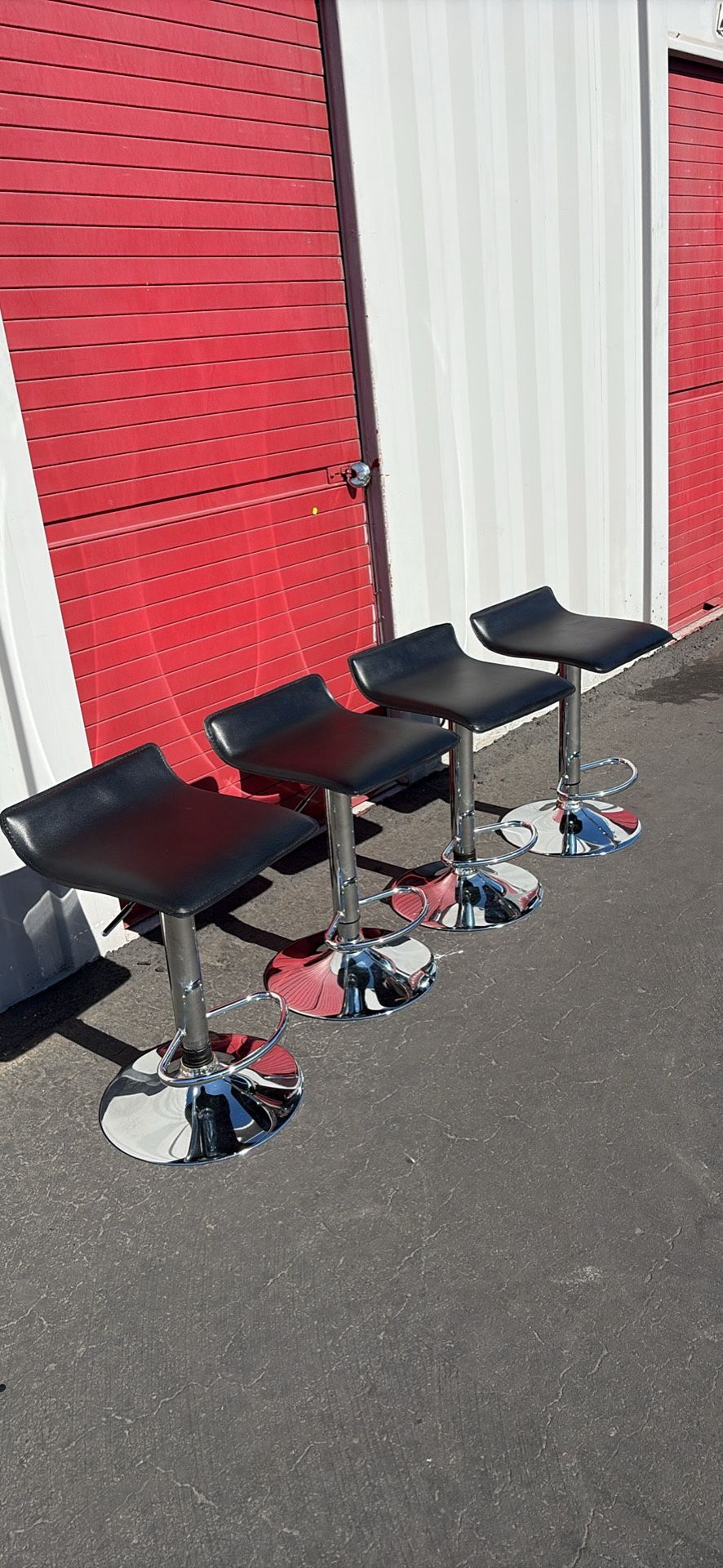 4 Bar Stools