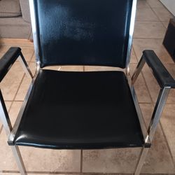 Nearly New Black Vinyl & Chrome Double Arm Office Desk Lobby Chair