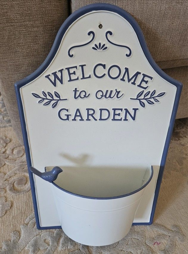 Cute Metal Wall Planter Decoration Bird Garden Pot