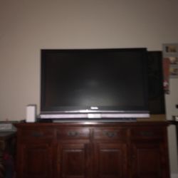 It Is A 55 In  The Band Is Mitsubishi And Call (contact info removed) Or (contact info removed)
